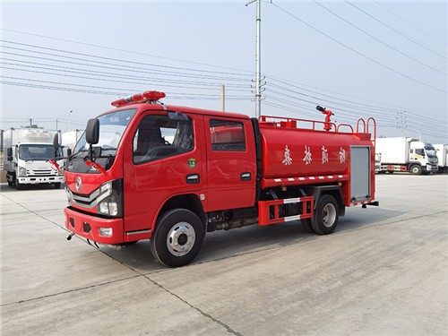 双排4吨消防洒水车 双排4吨消防洒水车