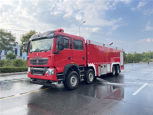重汽25吨 泡沫消防车
