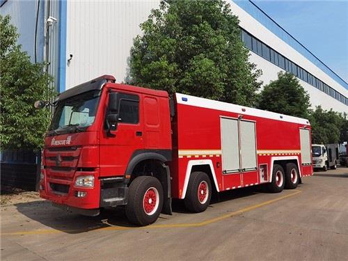 重汽23吨水罐消防车