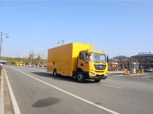 东风天锦电源车