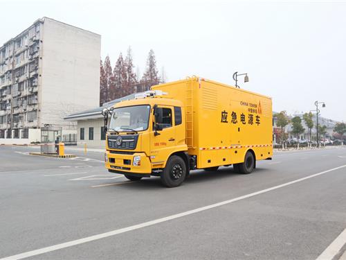 中国铁塔天锦电源车